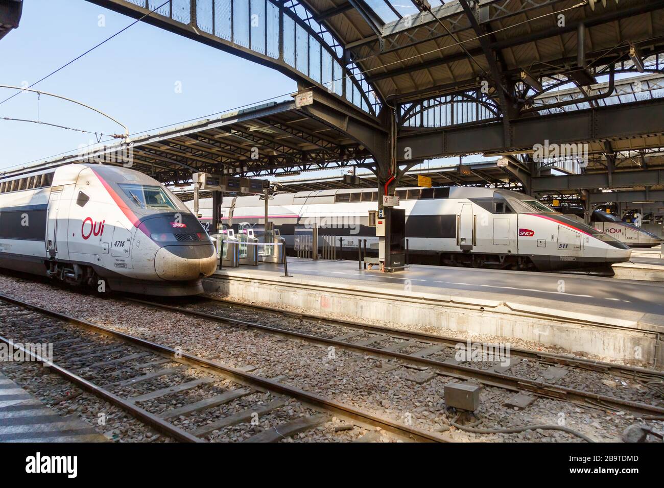 Paris, Frankreich - 23. Juli 2019: Französische TGV-Hochgeschwindigkeitszüge Paris EST Bahnhof Gare in Frankreich. Stockfoto