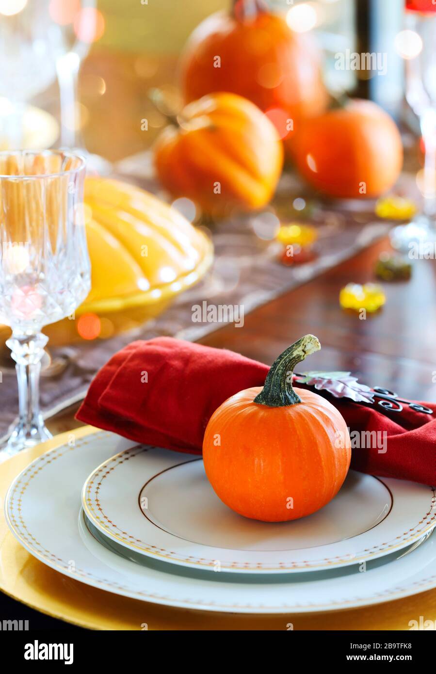 Thanksgiving Tischeinstellung. Herbsttisch Stockfoto