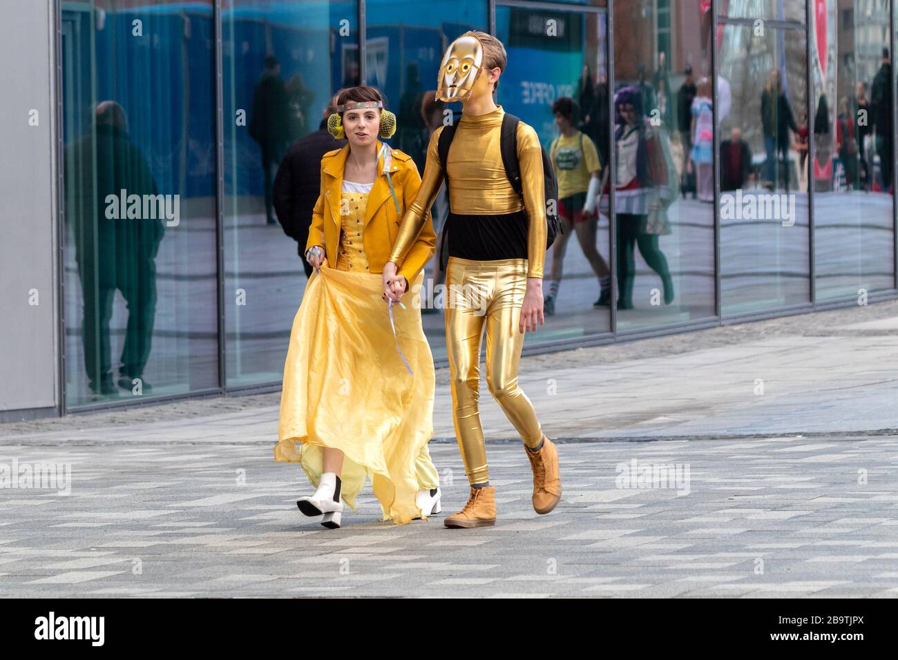 Besucher im Kostüm bei Comic Con, jährliche Tagung im Exhibition Centre, Liverpool Stockfoto