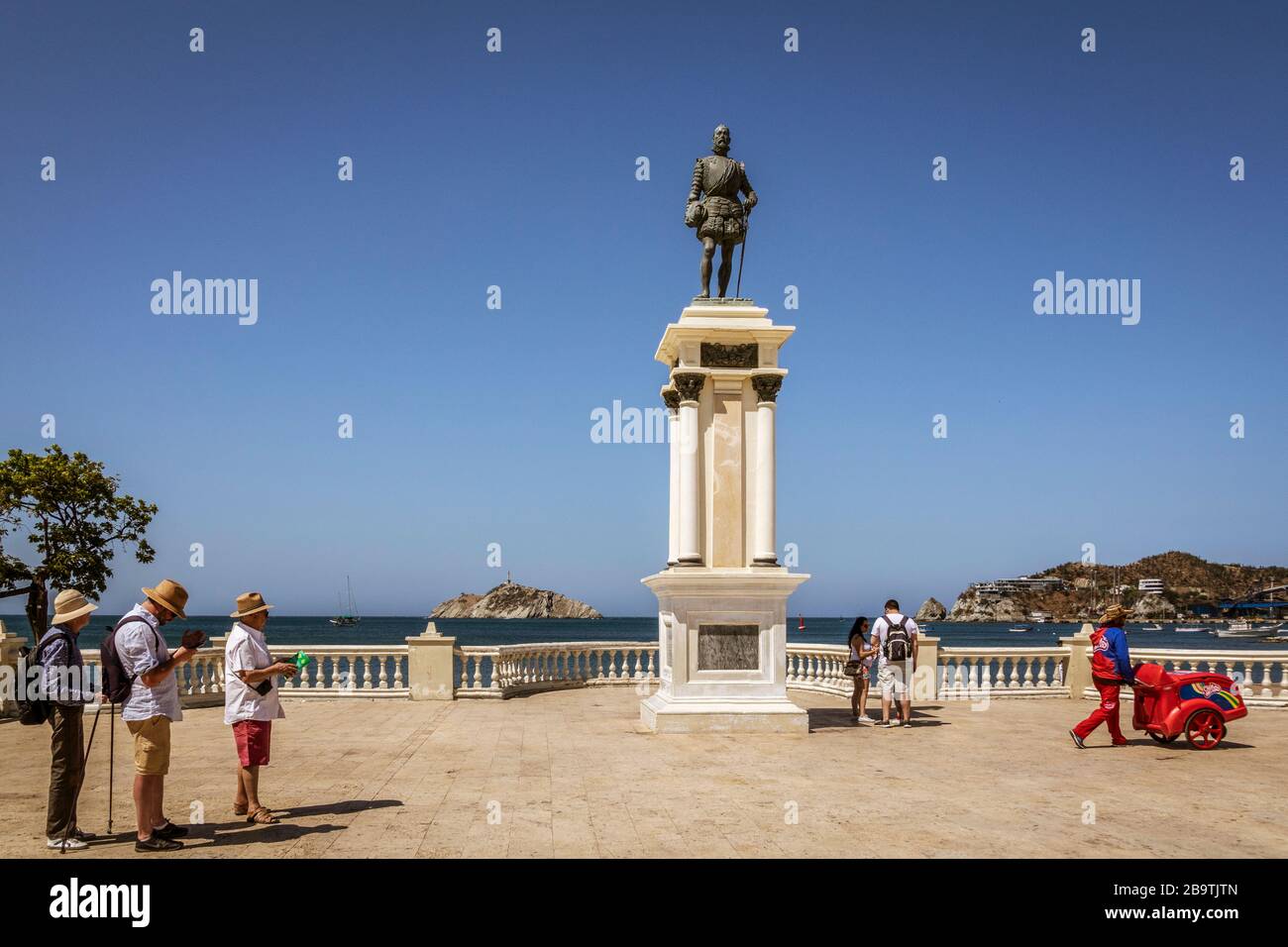 Santa-Marta-Kolumbien-24. Februar 2020: Rodrigo de Bastidas Statue, es ist wie ein Platz mit einem Denkmal für den Gründer der Stadt. Die Statue ist lokalisiert Stockfoto