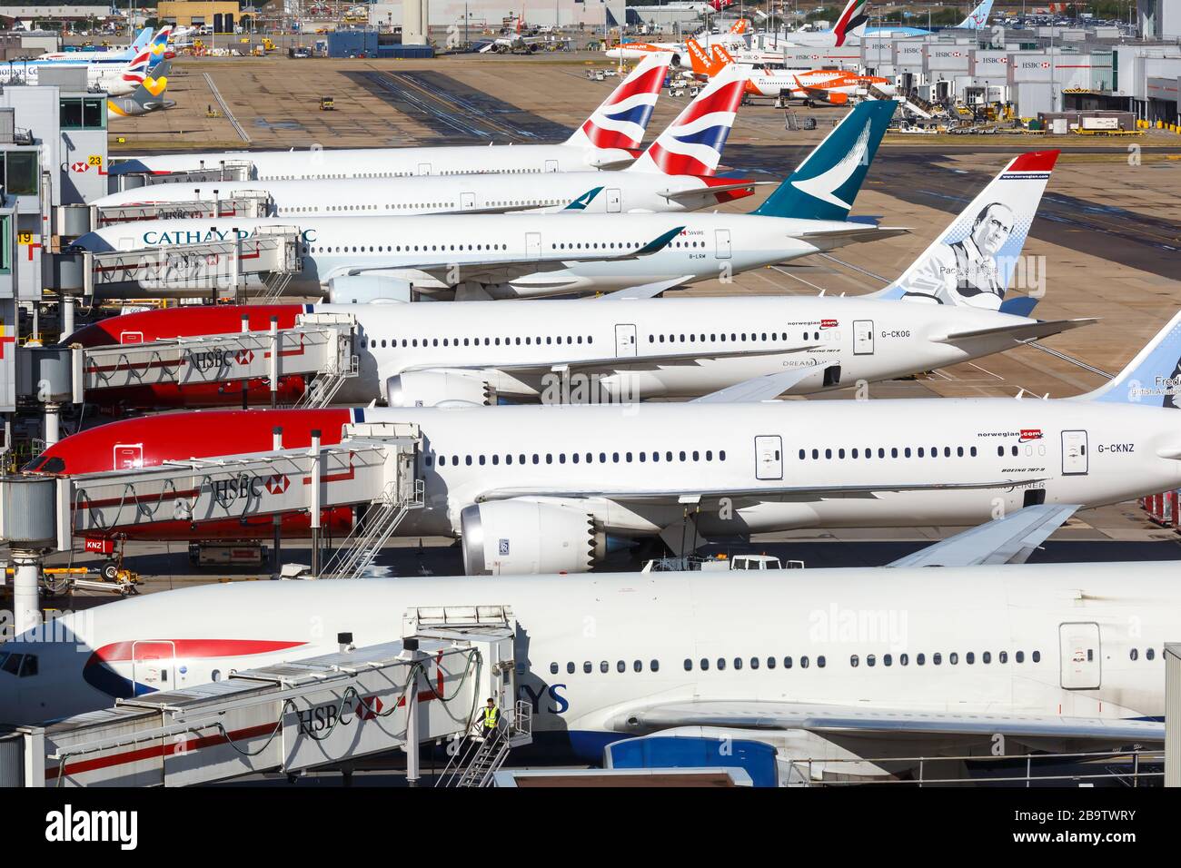 Gatwick, Großbritannien - 31. Juli 2018: Flugzeuge Flugzeugtypen symbolisches Foto am Flughafen London-Gatwick (LGW) in Großbritannien. Stockfoto