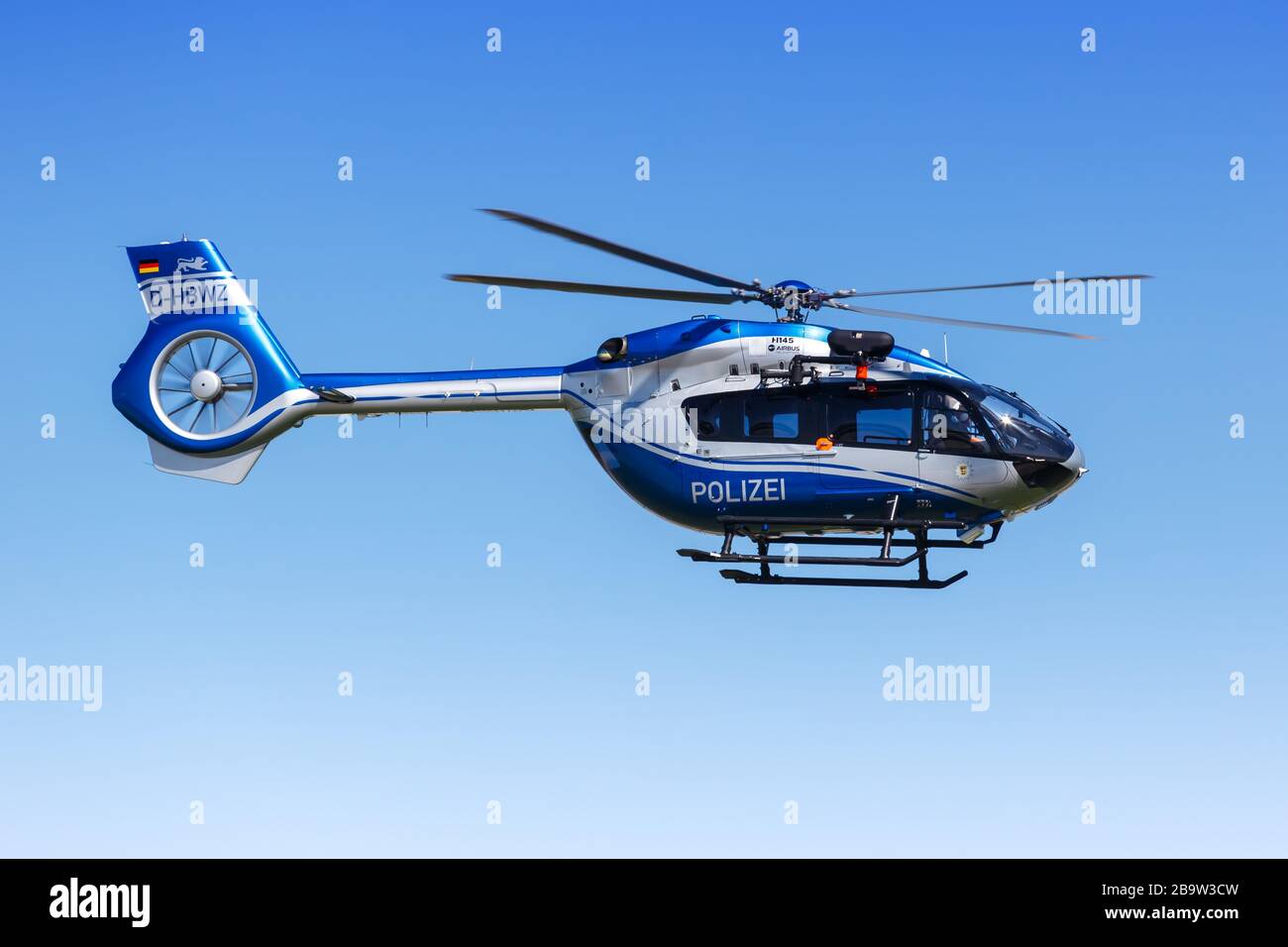 Stuttgart, 8. Mai 2018: Polizeihubschrauber Eurocopter H145 am Flughafen Stuttgart (STR) in Deutschland. Stockfoto