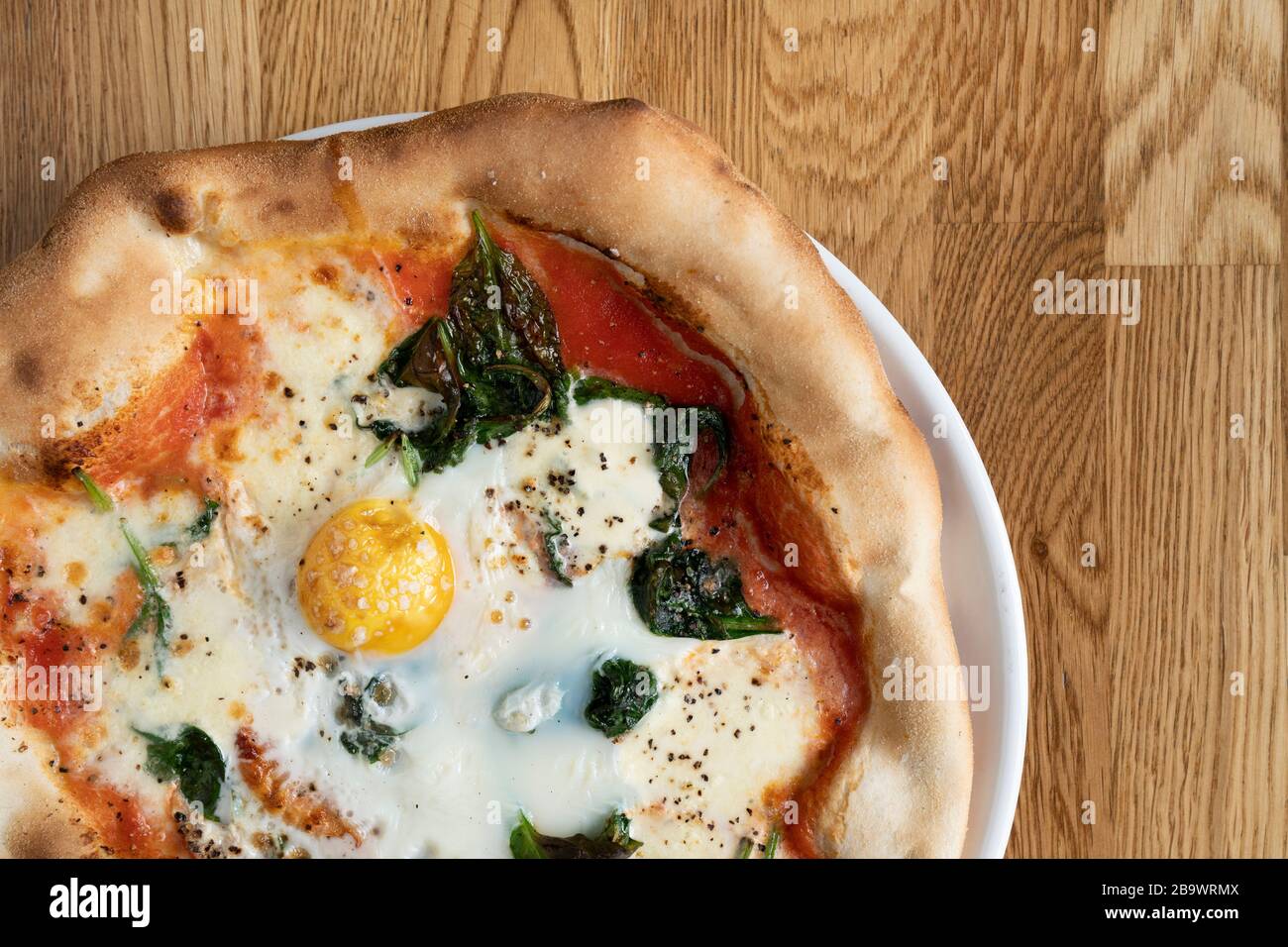 Handwerkliche Pizza. Stockfoto