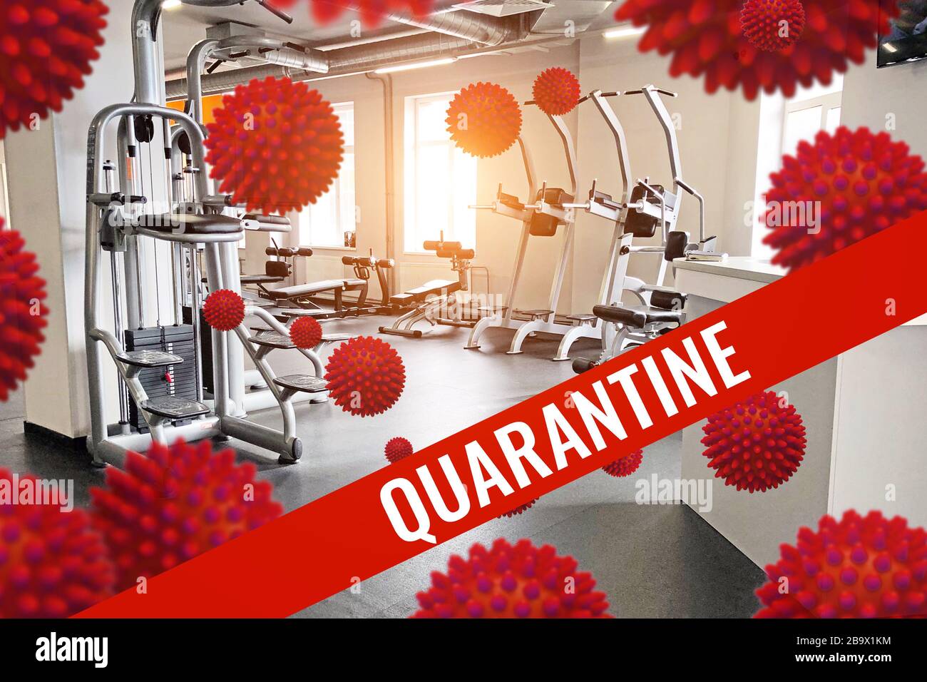 Leeres und geschlossenes Quarantäne-Fitnessstudio, das Konzept der Bekämpfung der Coronavirus-Epidemie, Kovid 19 Stockfoto