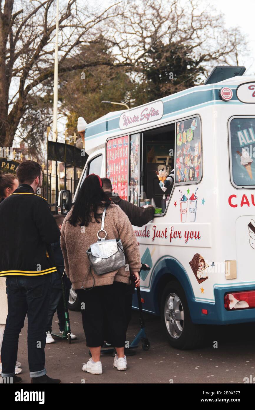 Cardiff, Wales. März 2020. Cardiff City Council hat den Spielbereich der Kinder im Roath Park aufgrund der Zunahme von COVID-19 geschlossen Stockfoto