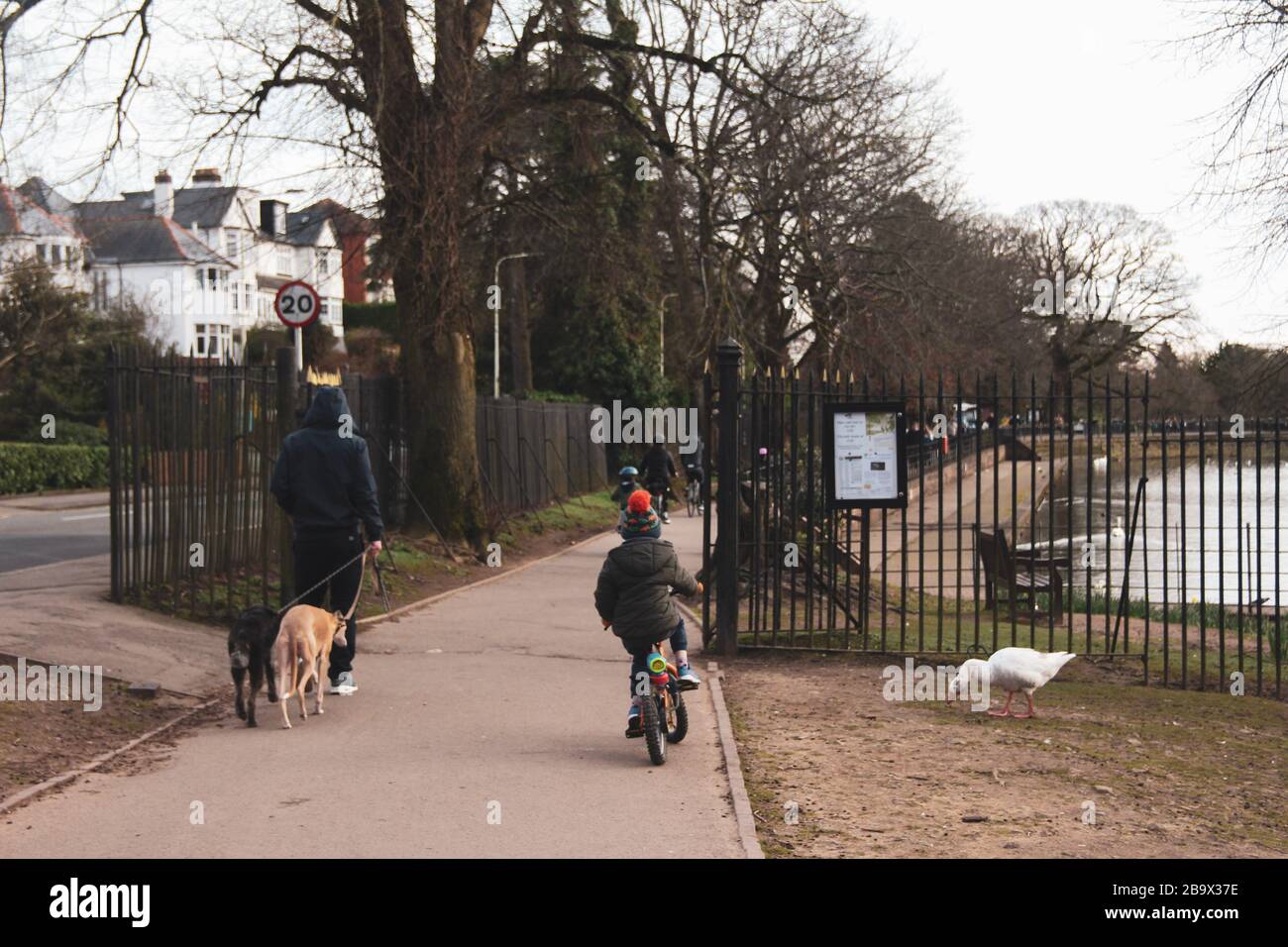 Cardiff, Wales. März 2020. Cardiff City Council hat den Spielbereich der Kinder im Roath Park aufgrund der Zunahme von COVID-19 geschlossen Stockfoto