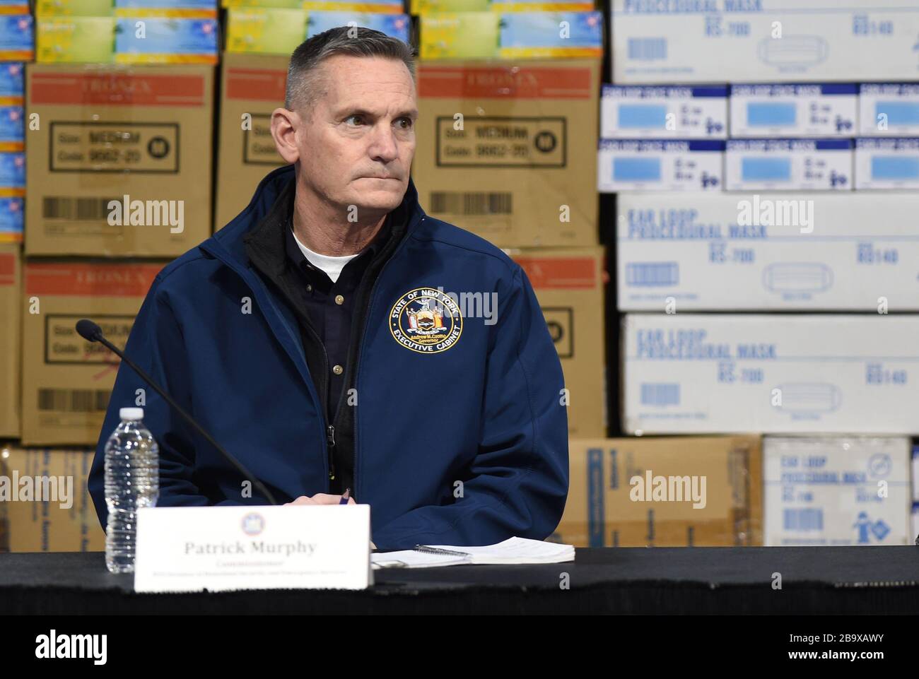 New York, NY, USA. März 2020. Major General Patrick A. Murphy auf der Pressekonferenz für Gouverneur Andrew Cuomo Covid-19 Coronavirus Update, Jacob K. Javits Convention Center, New York, NY 24. März 2020. Credit: Kristin Callahan/Everett Collection/Alamy Live News Stockfoto