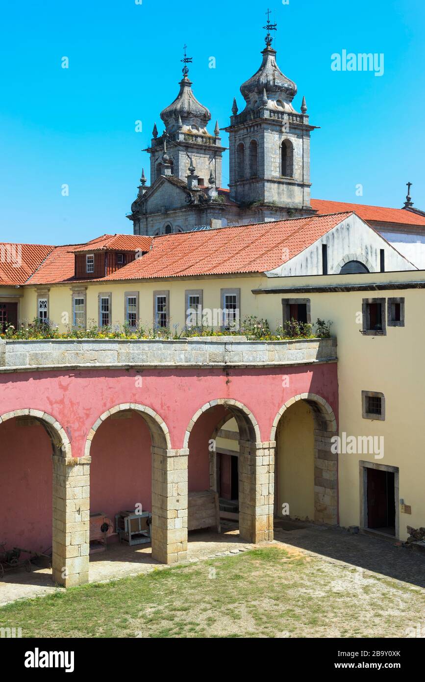St. Martin von Tibaes Kloster, Terrasse und Kirche, Braga, Minho, Portugal Stockfoto
