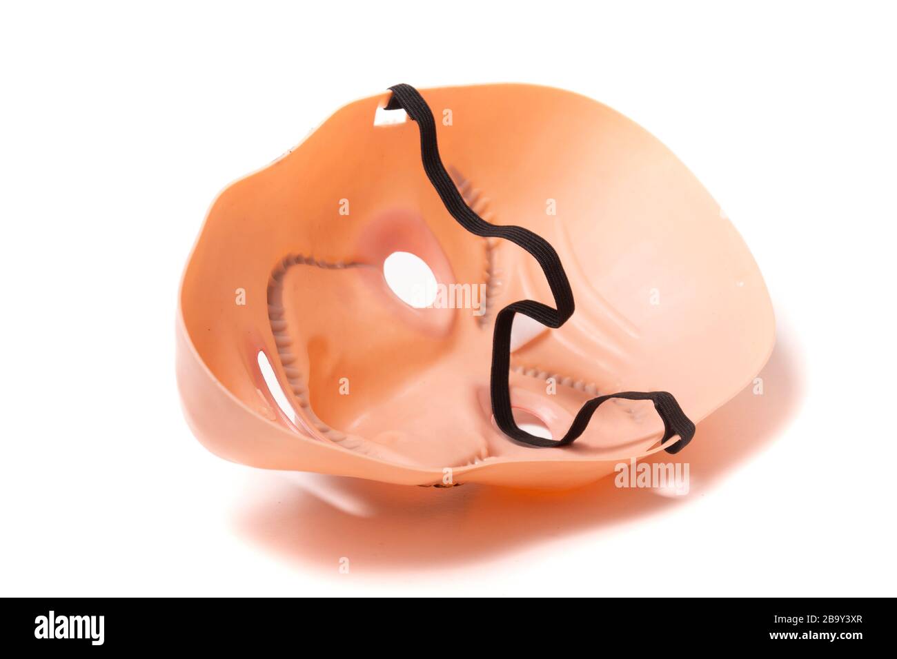 Gesichtsmaske aus Kunststoff isoliert auf weißem Hintergrund. Stockfoto