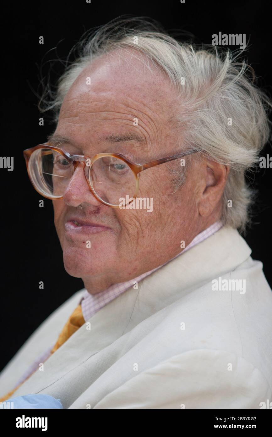 Sir John Mortimer, ein englischer Barrister, Dramatiker, Drehbuchautor