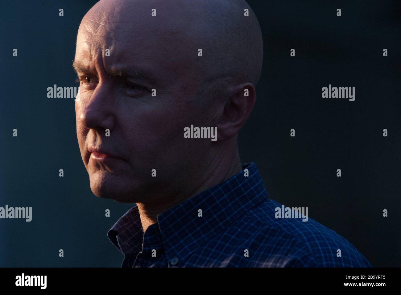 Irvine Welsh, Autor von "Trainspotting", auf dem Edinburgh International Book Festival, Edinburgh, Schottland, August 2003. Stockfoto