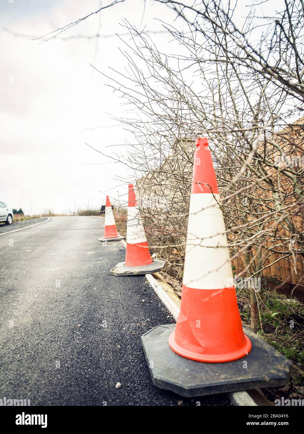 Straßenarbeiten warnen Verkehrshütchen Stockfoto
