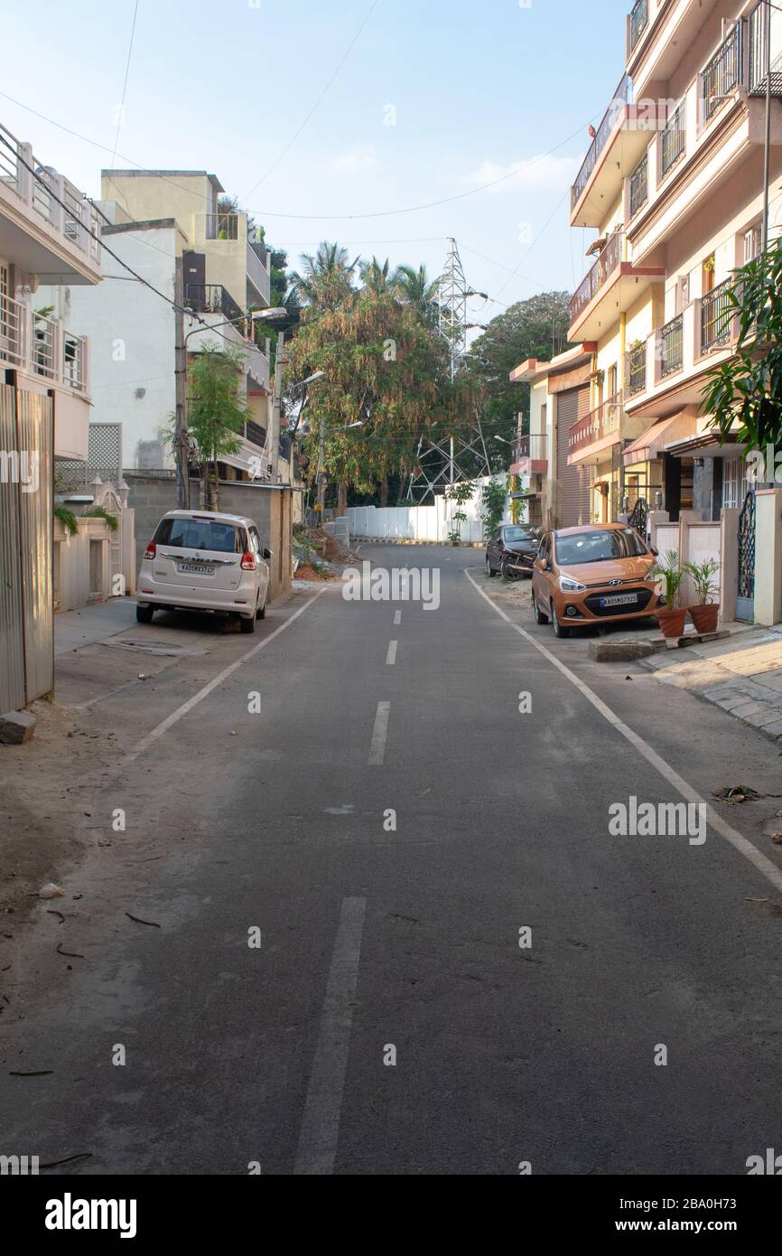 Stilles, leeres Straßenverhalten in bengaluru während der Sperrung Stockfoto