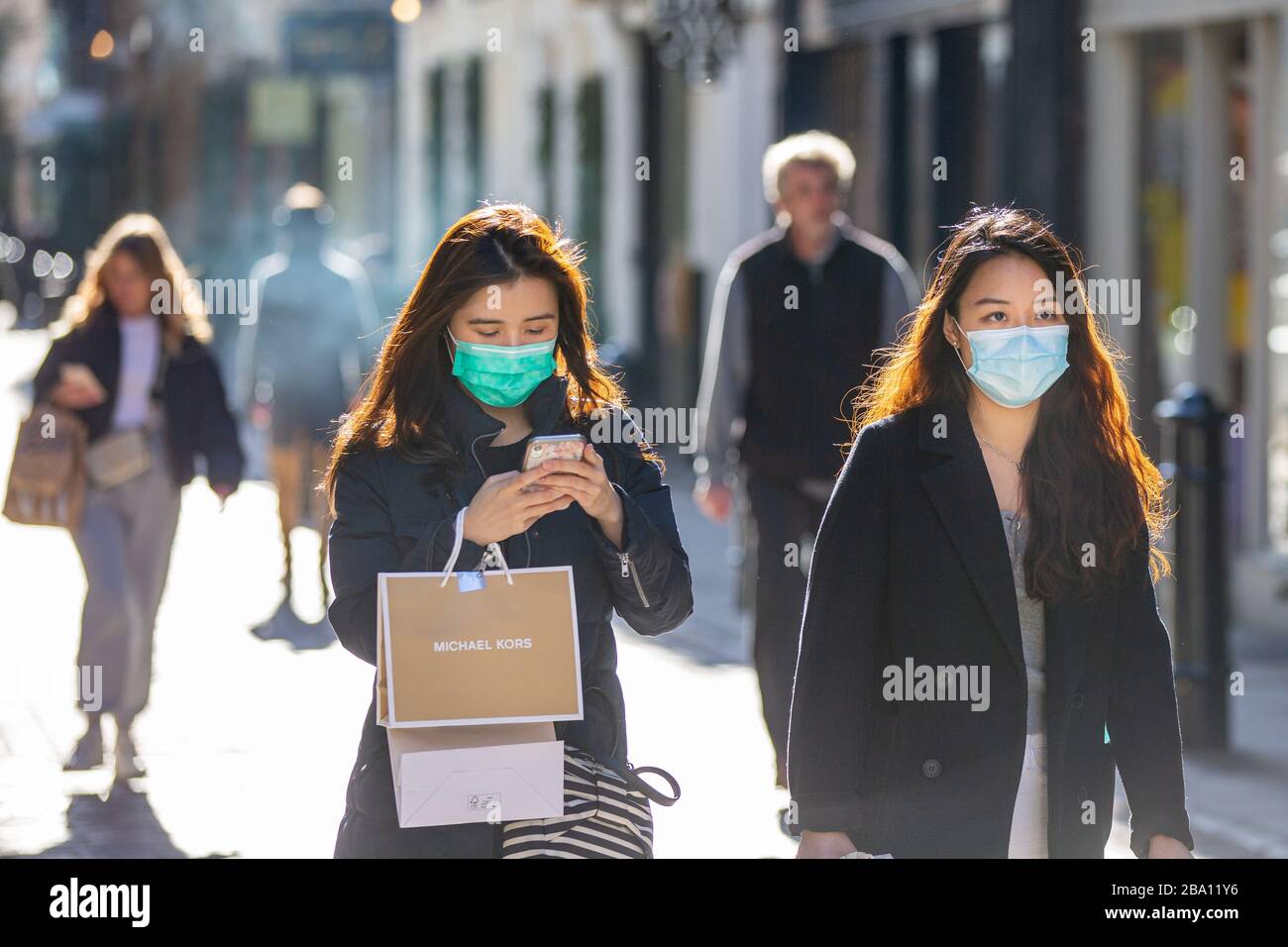 Käufer im Londoner West End während der Corona-Virus-Pandemie Stockfoto