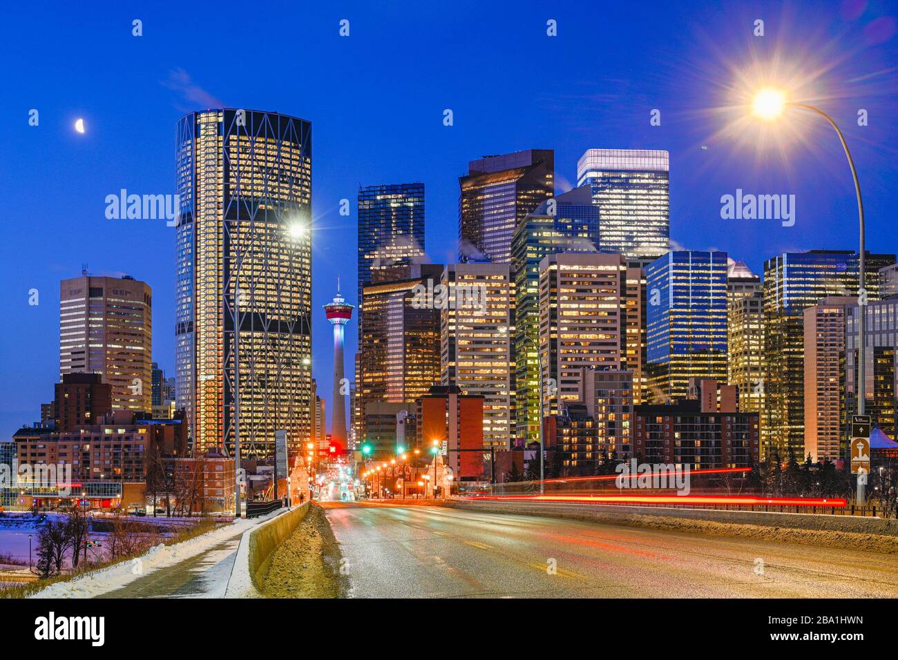 Skyline und Centre Street Bridge, Calgary, Alberta, Kanada Stockfoto