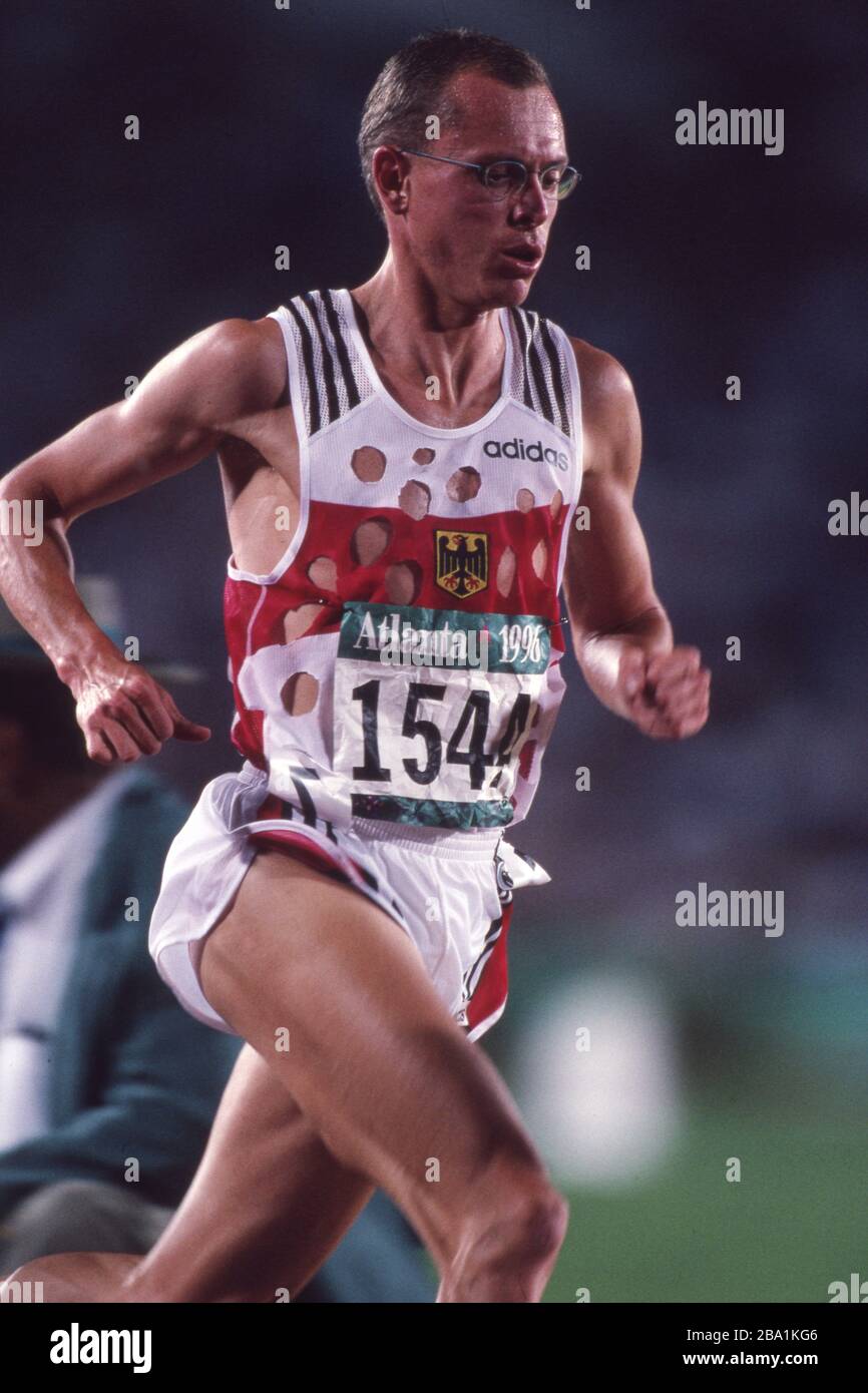 firo: 1996 Sport, Olympics, Summer Olympics, Olympics, Olympic Games Olympics, Atlanta, 96, 1996, Archive pictures, LA, Athletics, men, men, men, 5000 Meter run Stephane Franke, half figure, died 2011. Nutzung weltweit Stockfoto