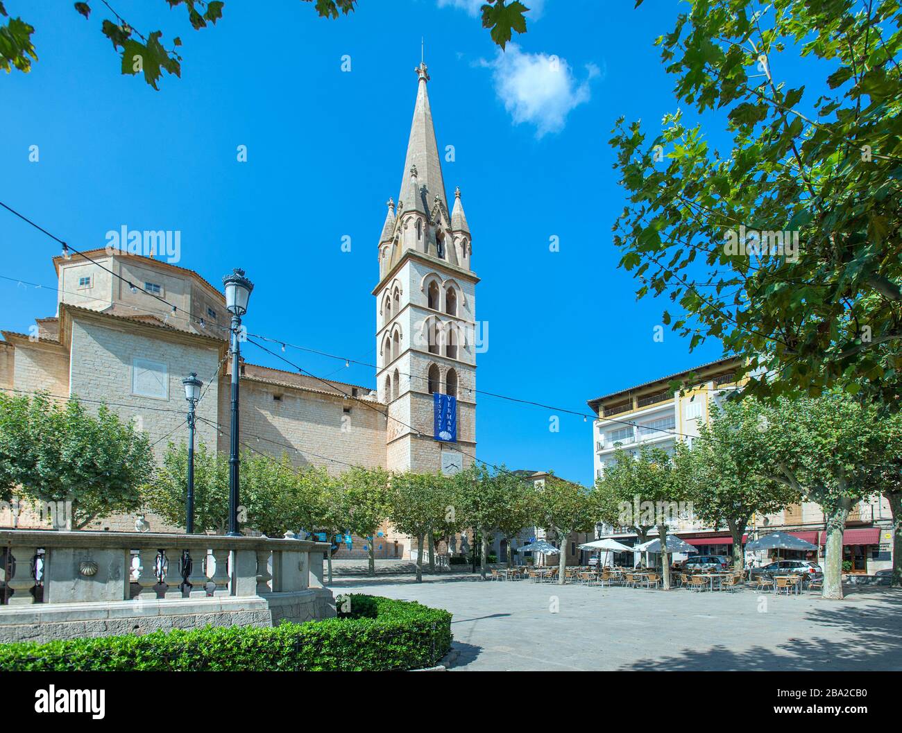 Kirche Santa Maria de Robin auf der Plaza iglesia, Binissalem, Mallorca, Balearen, Spanien Stockfoto