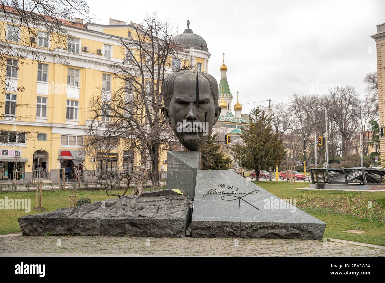 Sofie - 5. März 2020: Straße der Hauptstadt Bulgariens. Stefan Stambolov-Denkmal Stockfoto