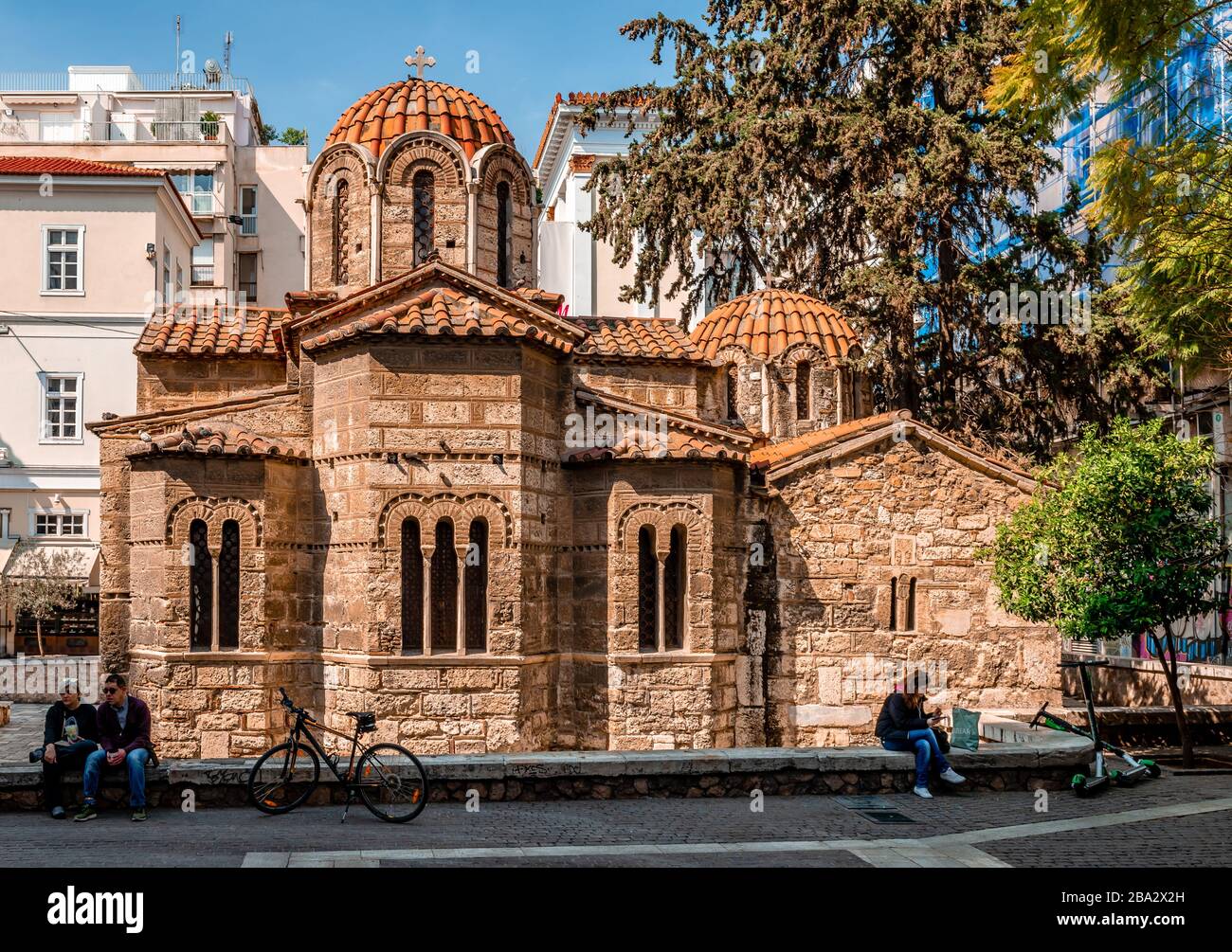 Athen/Griechenland - 15. März 2020: Die Kirche von Panagia Kapnikarea . Sie ist eine der ältesten orthodoxen Kirchen Athens, die sich im Zentrum der befindet Stockfoto