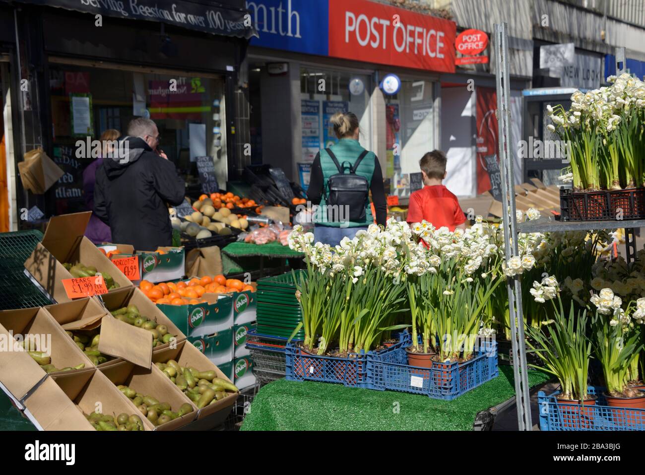Narzissen & Gemüse ausgestellt, Beeston Stockfoto