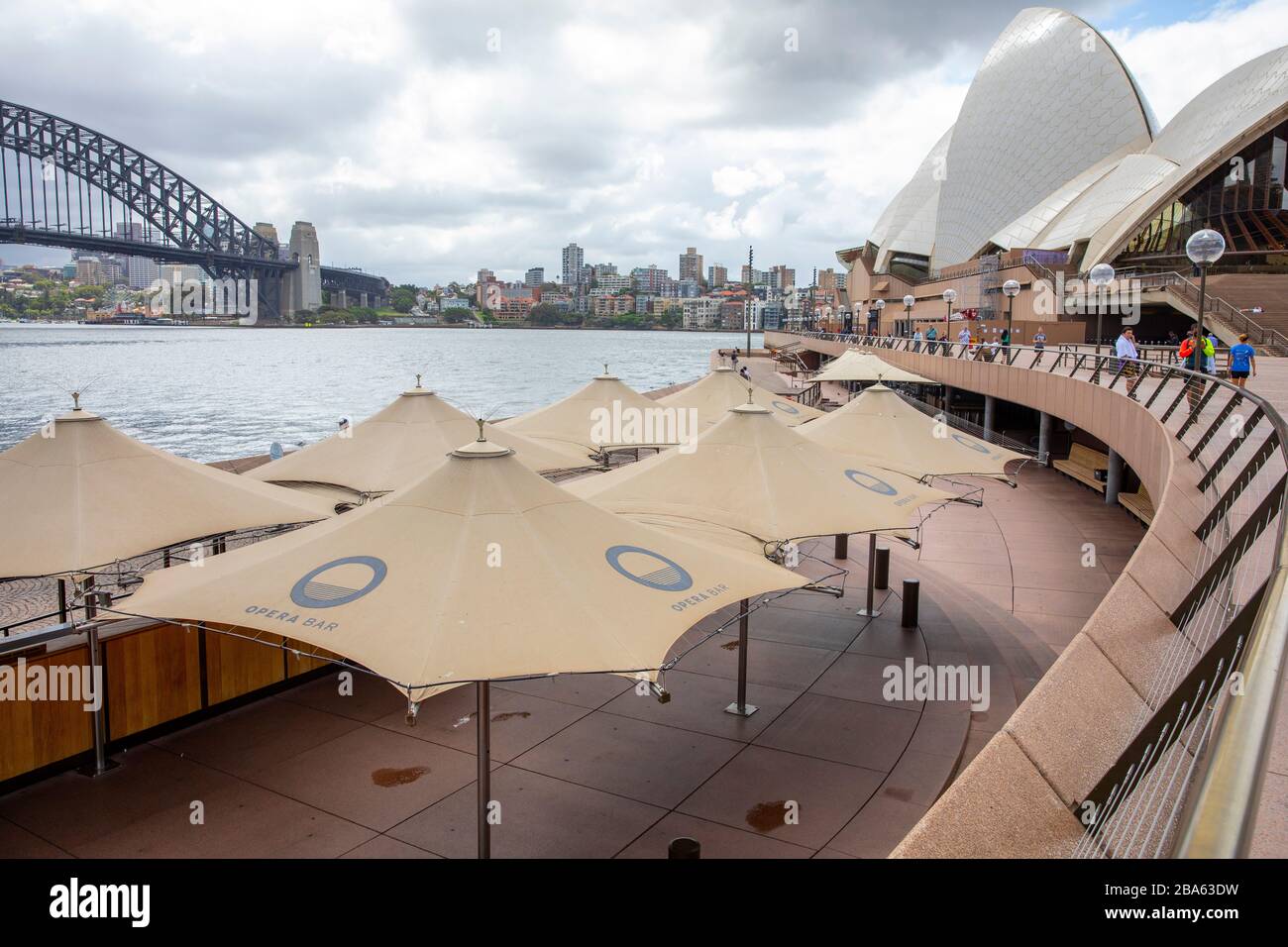 Coronavirus Risiko Sydney Circular Quay, Restaurants und Bars in der Nähe nach dem Verbot der Regierung und Touristen zu Hause bleiben, Sydney, Australien Stockfoto