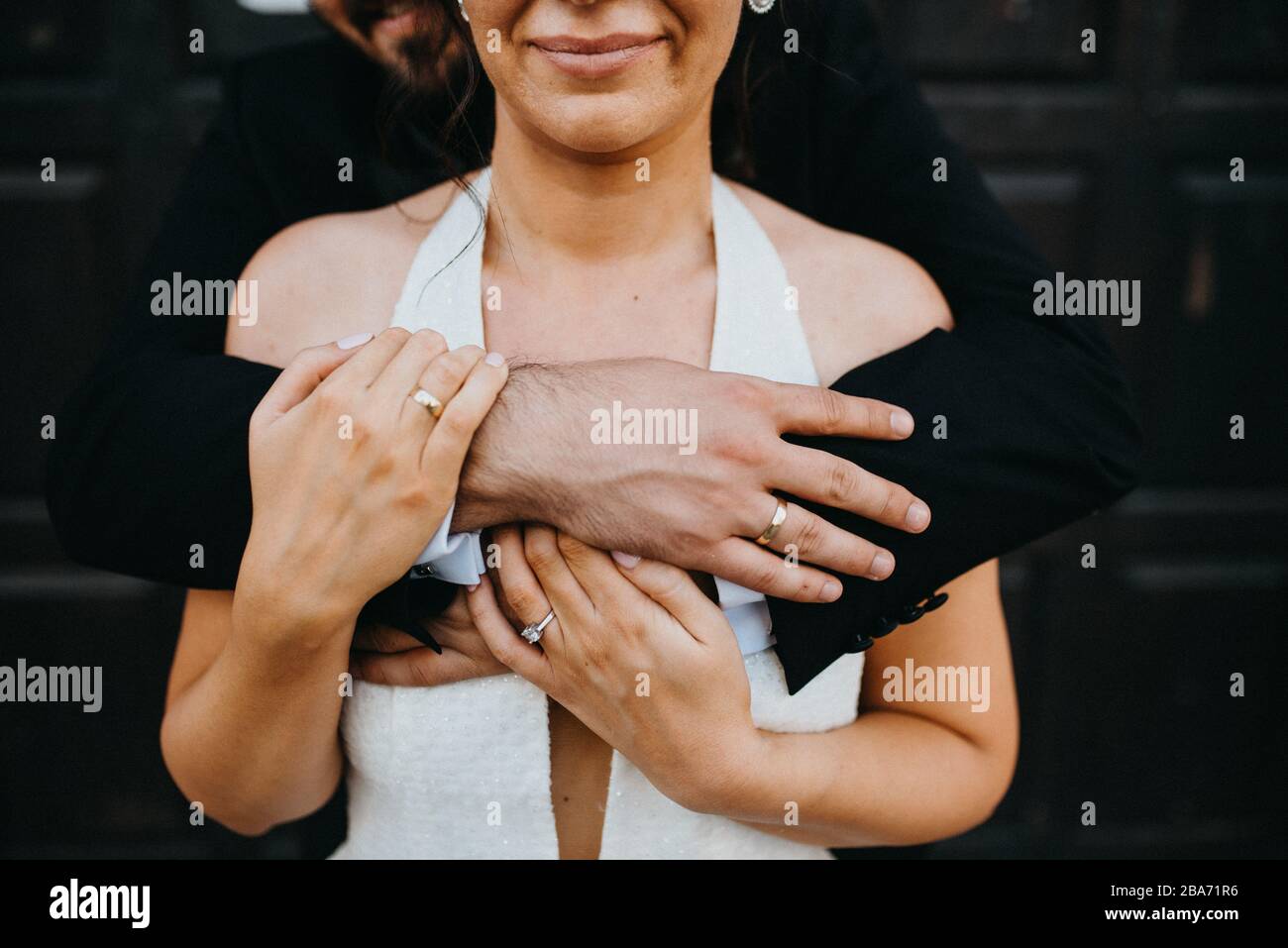 Ein schönes Paar an ihrem Hochzeitstag. Braut und Bräutigam Stockfoto