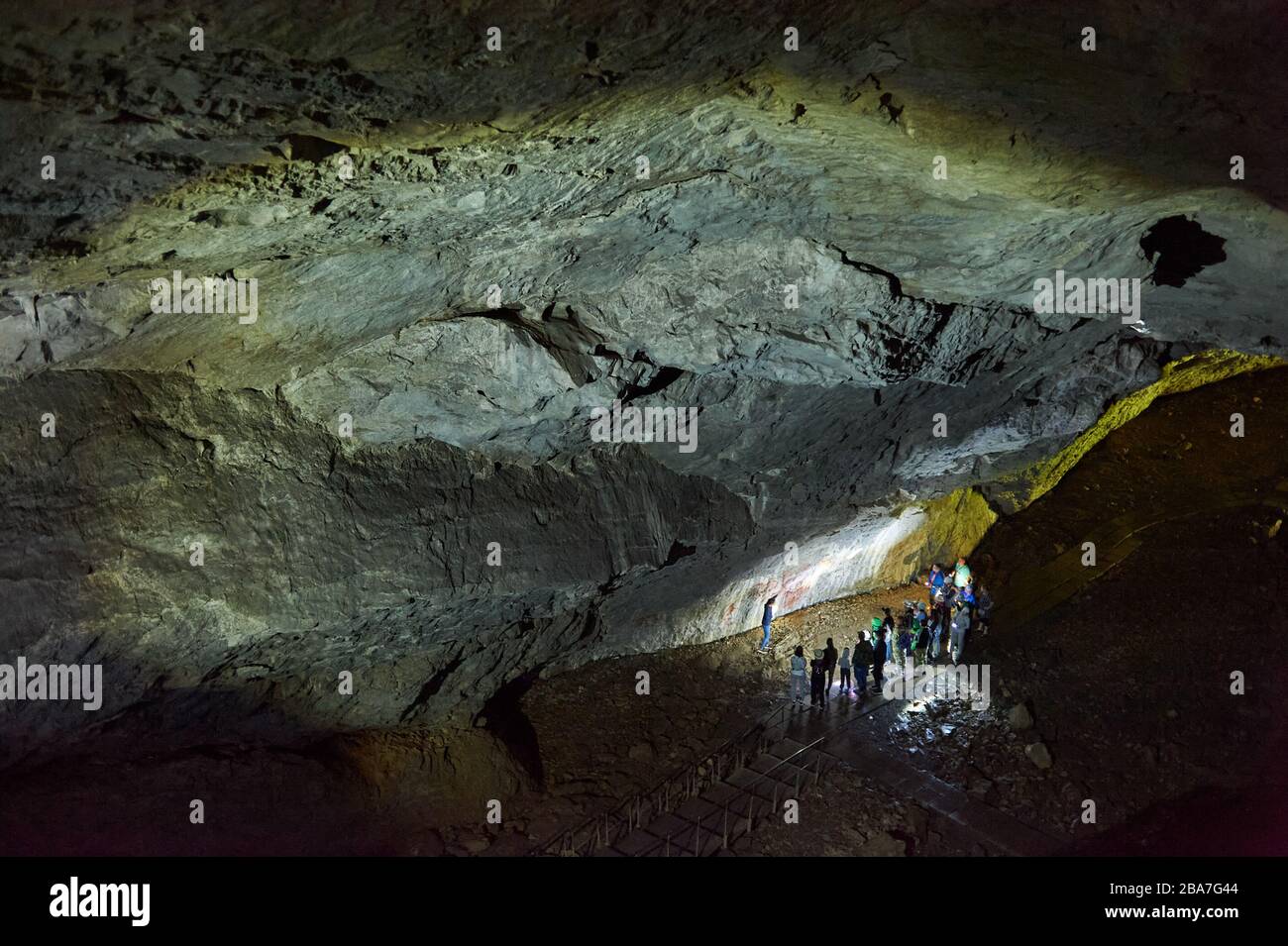 Felsmalereien in einer Steinhöhle eines uralten prähistorischen Neandertalers. Mammut. Steinzeit. Eiszeit. Shulgan Tash Cave Russland Bashkiria Stockfoto