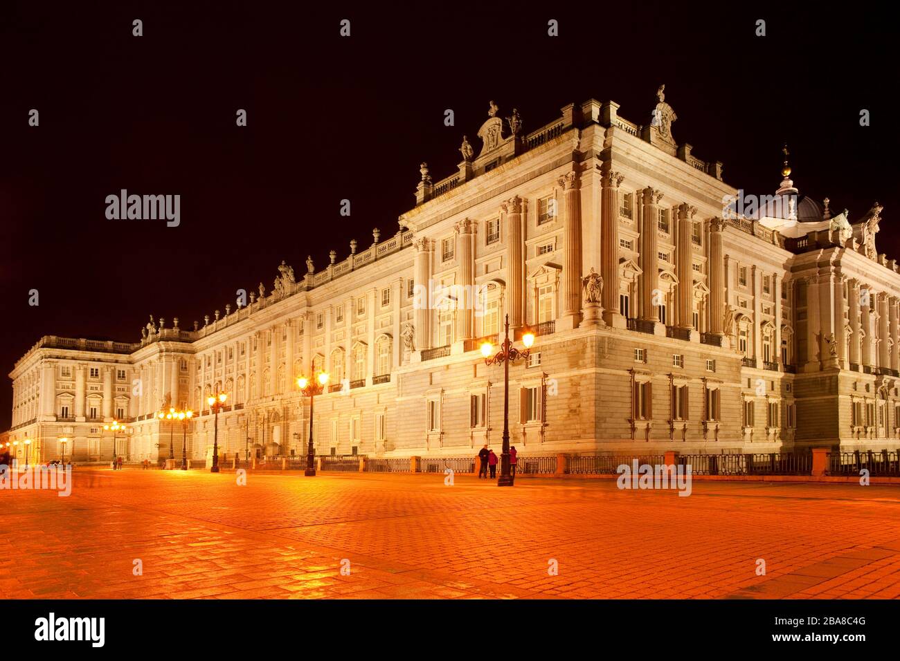 Ein Blick auf den Palacio Real (Königspalast) auf die Plaza de Oriente, Madrid, Spanien Stockfoto