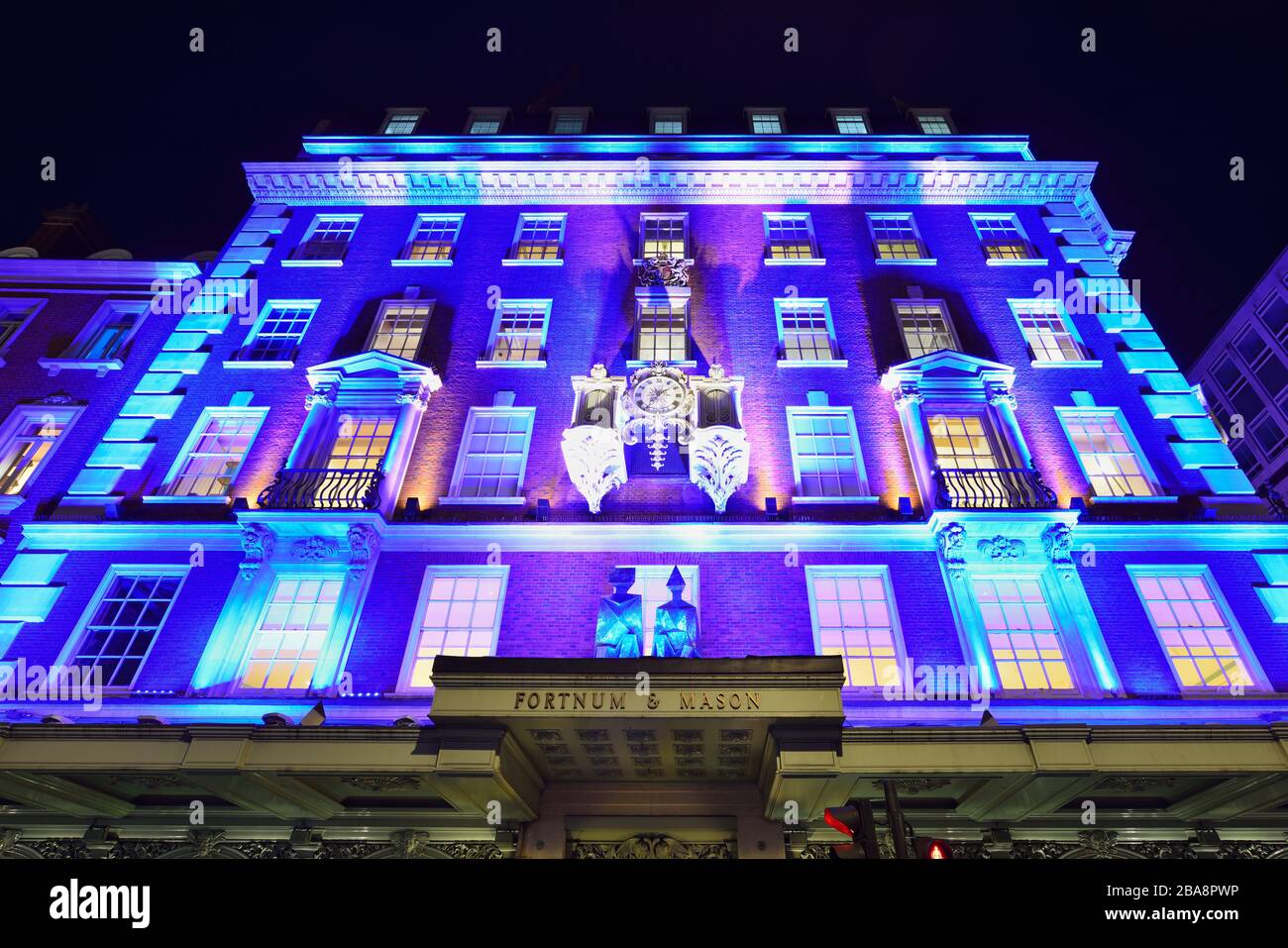 Evening Fortnum & Mason, Piccadilly, Westminster, London, Großbritannien Stockfoto Evening Fortnum & Mason, Piccadilly, Westminster, London, Großbritannien Stockfoto