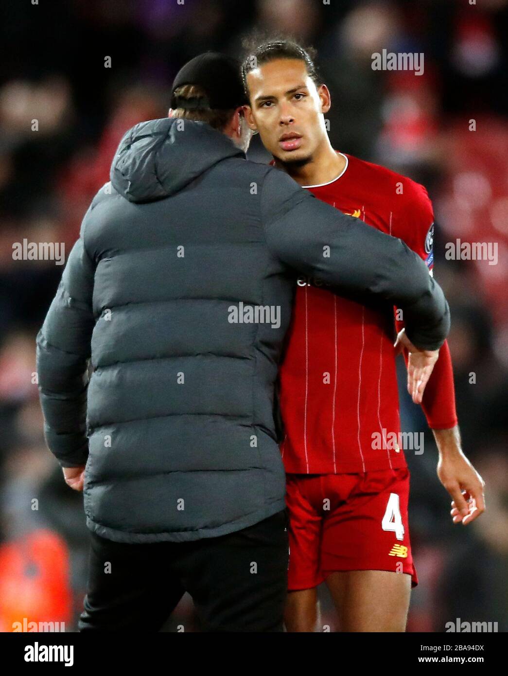 Liverpools Manager Jurgen Klopp und Virgil van Dijk erscheinen nach dem Schlusspfiff niedergeschlagen Stockfoto
