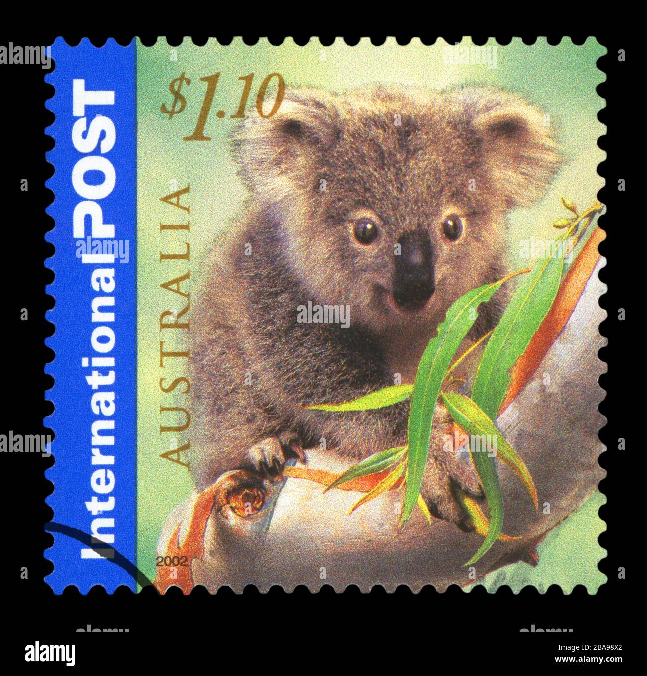 AUSTRALIEN - CIRCA 2002: Eine in AUSTRALIEN gedruckte Briefmarke zeigt die Koala Eating, International Post Series, ca. 2002 Stockfoto