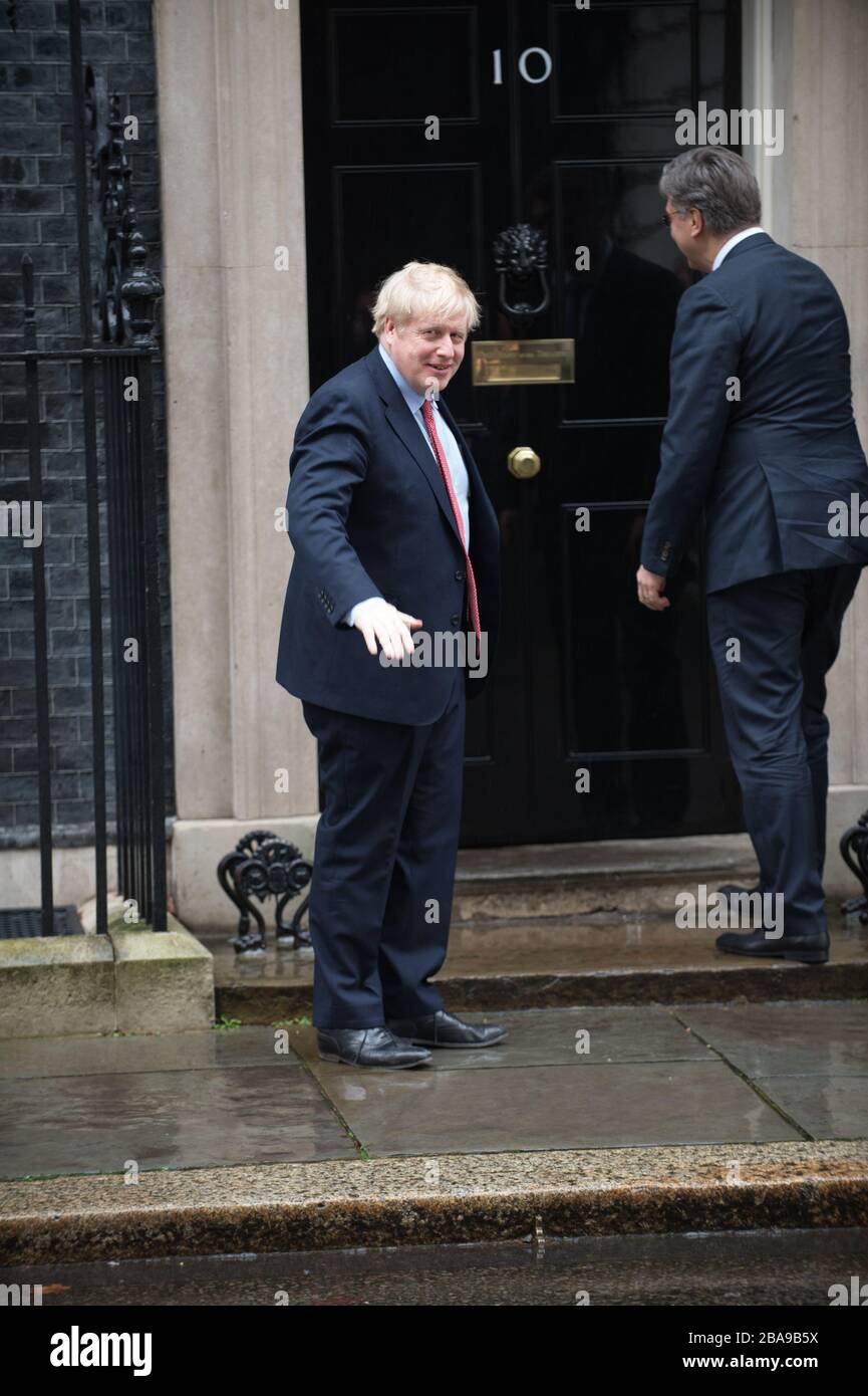 Boris Johnson, Andrej Plenković, der Premierminister des Vereinigten Königreichs begrüßte den Premierminister Kroatiens in Downing Street. London, Großbritannien. 24.02.20 mit Boris Johnson, Andrej Plenković Where: London, Großbritannien Wann: 24. Februar 2020 Credit: WENN.com Stockfoto