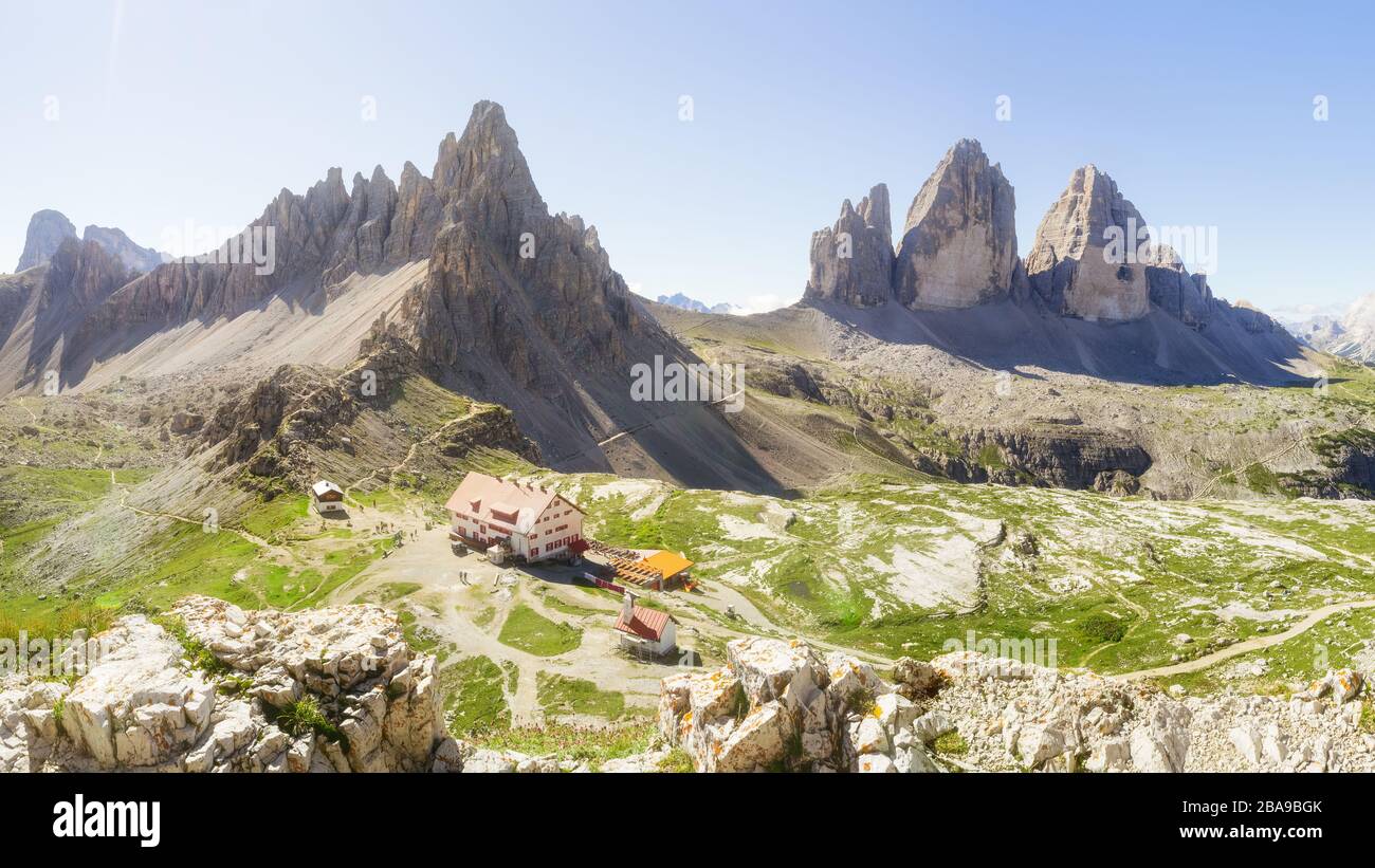 Reisen Sie im Sommer nach Tre Cime di Lavaredo in den Alpen Stockfoto