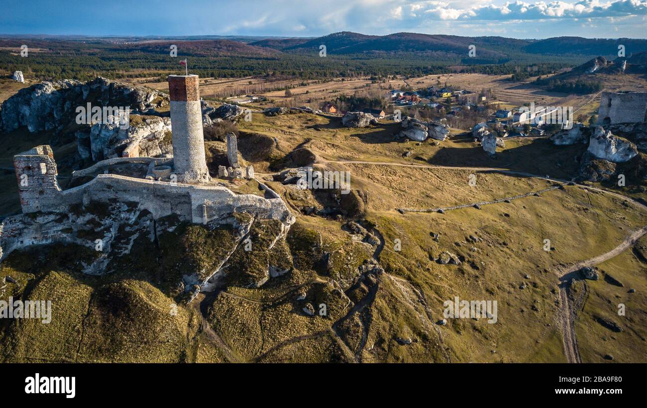 Burg Olsztyn (Woiwodschaft Schlesien). Stockfoto