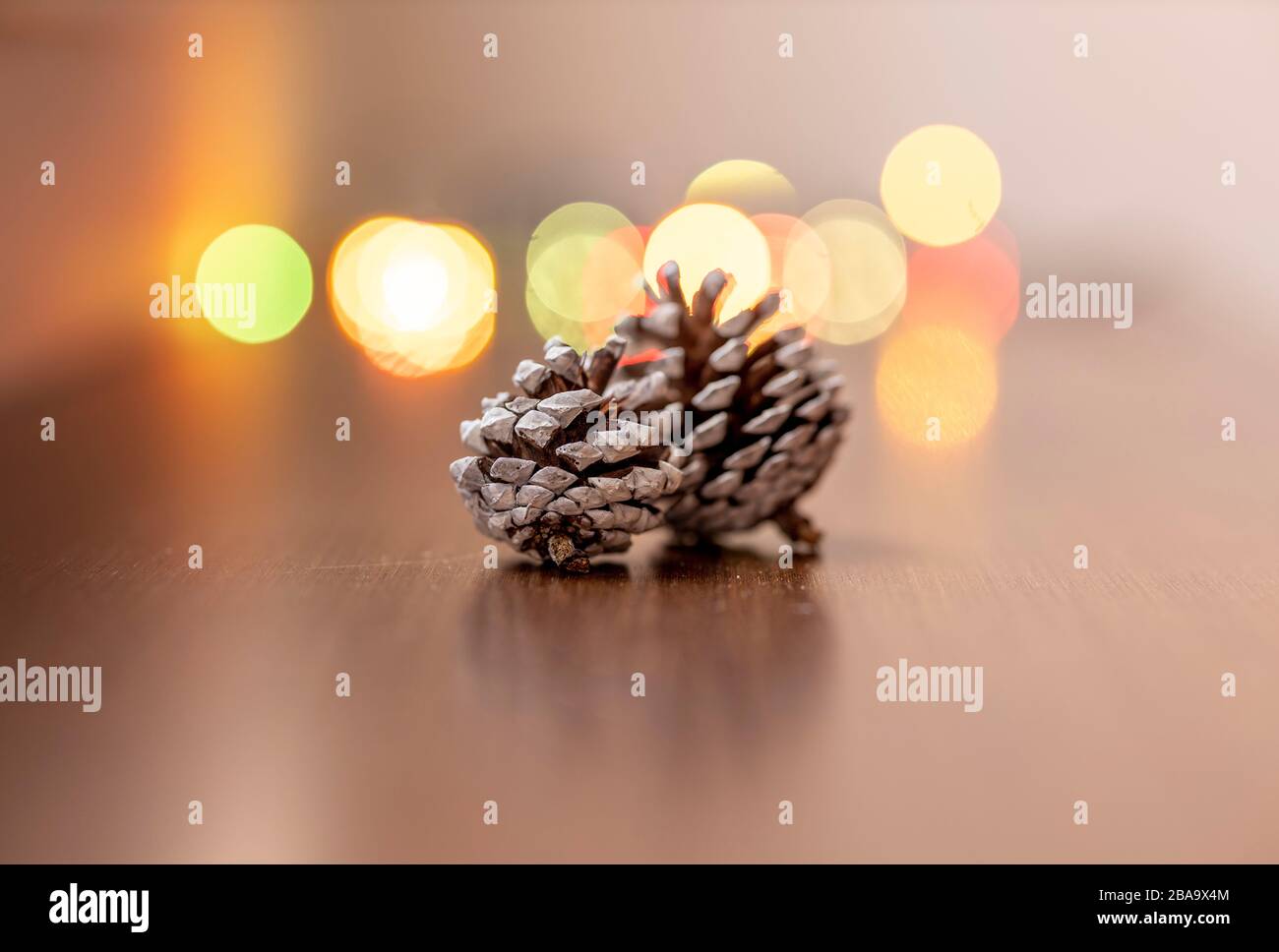 Ananas bemalt und dekoriert für zu Hause Partys Stockfoto