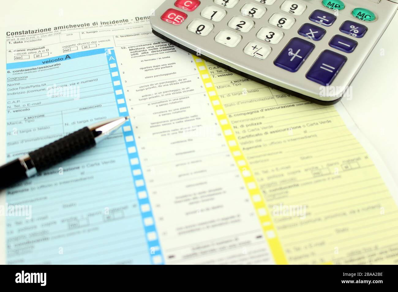 Das Formular, das für die freundliche Suche nach einem Unfall nützlich ist, um Ihrer Versicherung präsentiert zu werden. Stockfoto