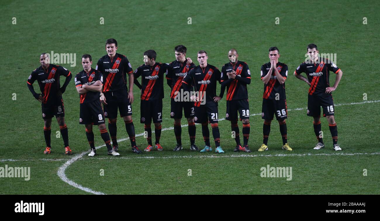 Die Spieler von Sheffield United stehen während des Penalty-Shoot-Outs dejected Stockfoto
