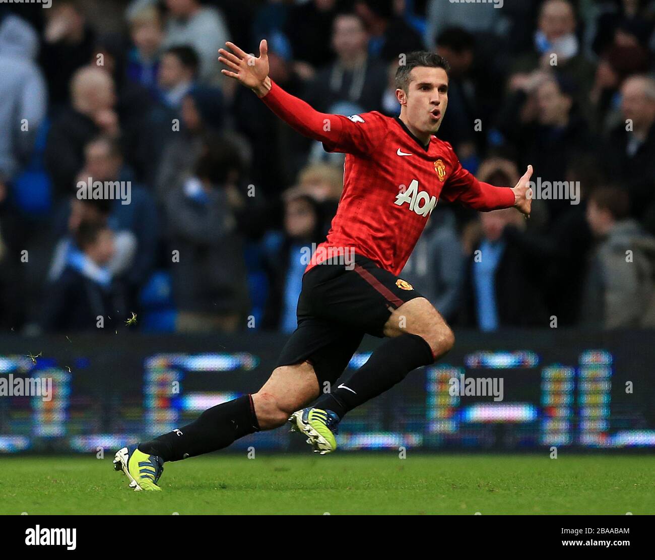 Robin Van Persie von Manchester United feiert das dritte Tor seiner Seite Stockfoto
