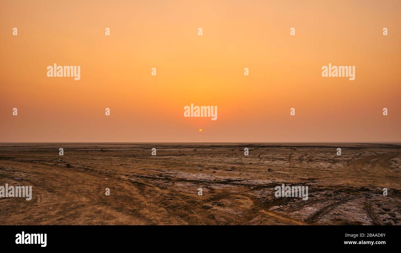 Blick auf den goldenen Stundenblick auf den getrockneten Sambhar-See Stockfoto