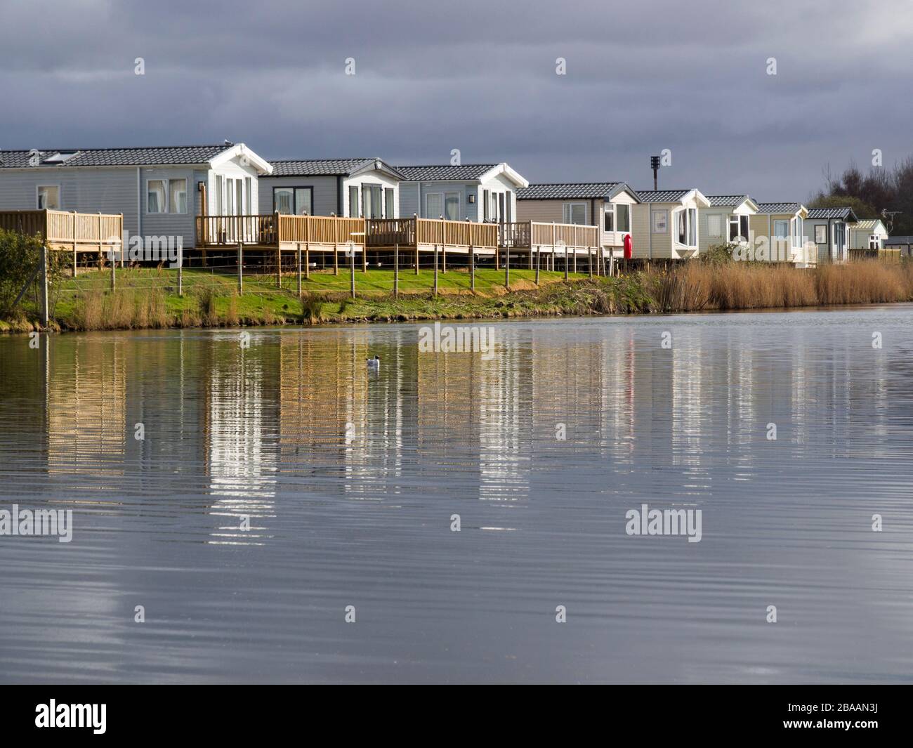 Wohnwagenpark am see -Fotos und -Bildmaterial in hoher Auflösung – Alamy