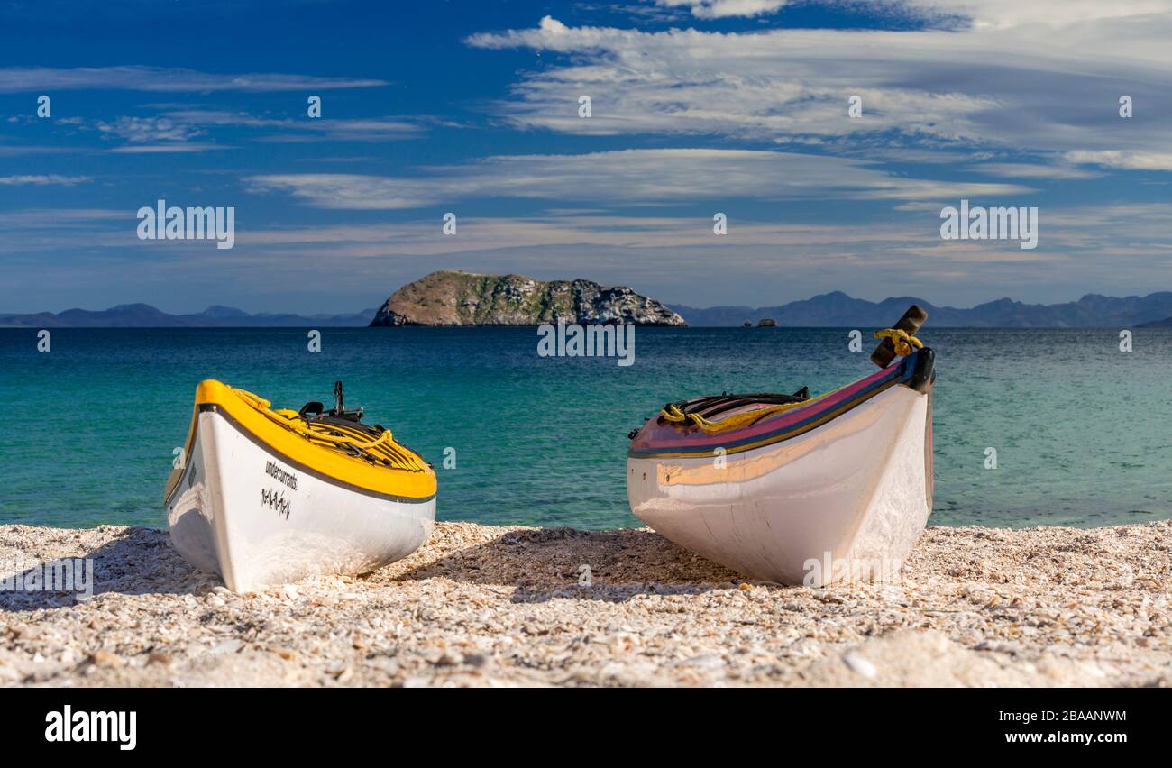 Kajaks am Strand, Golf von Kalifornien, Baja California sur, Mexiko Stockfoto