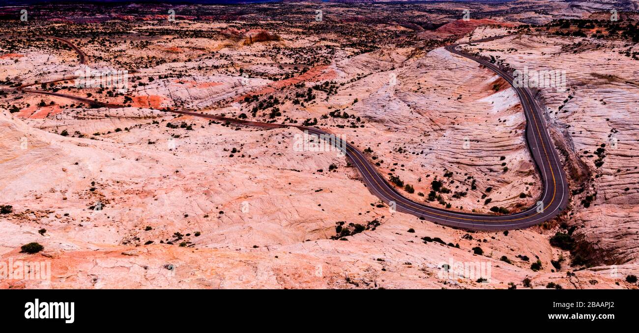 Luftaufnahme der Straße zwischen den Felsen Utah, USA Stockfoto