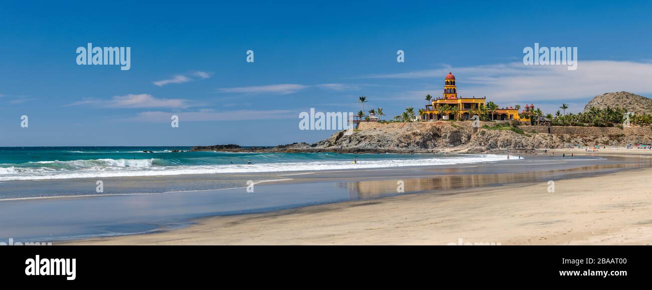 Blick auf das Hotel am Cerritos Beach Todos Santos, Baja California sur, Mexiko Stockfoto