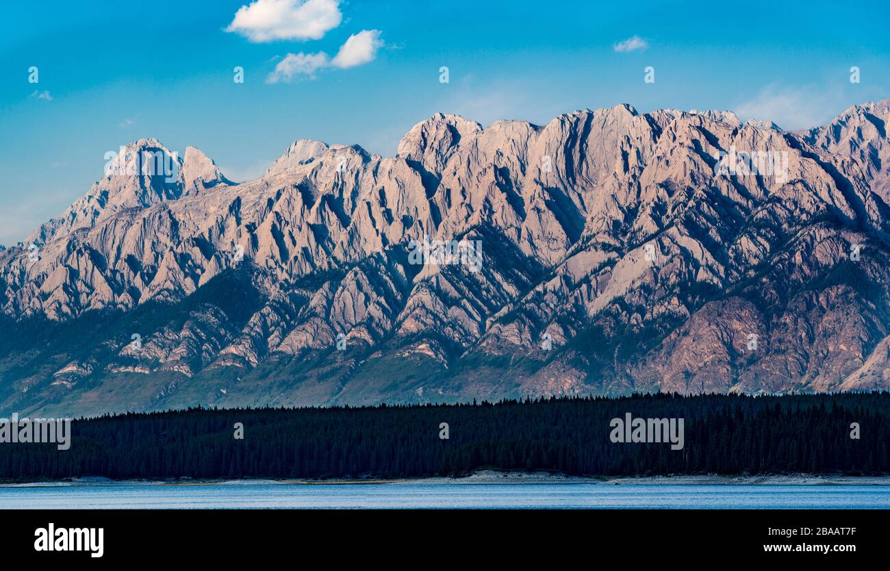 Blick auf Mount Wintour und den Lower Kananakis Lake, Alberta, Kanada Stockfoto