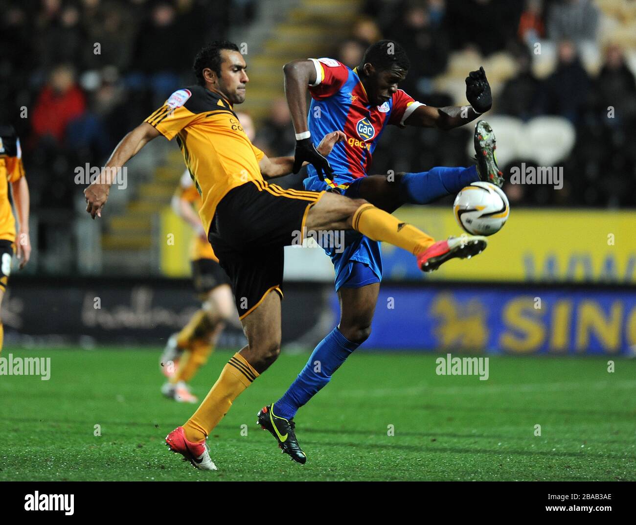 Ahmed Elmohamady von Hull City und Wilfried Zaha von Crystal Palace Stockfoto