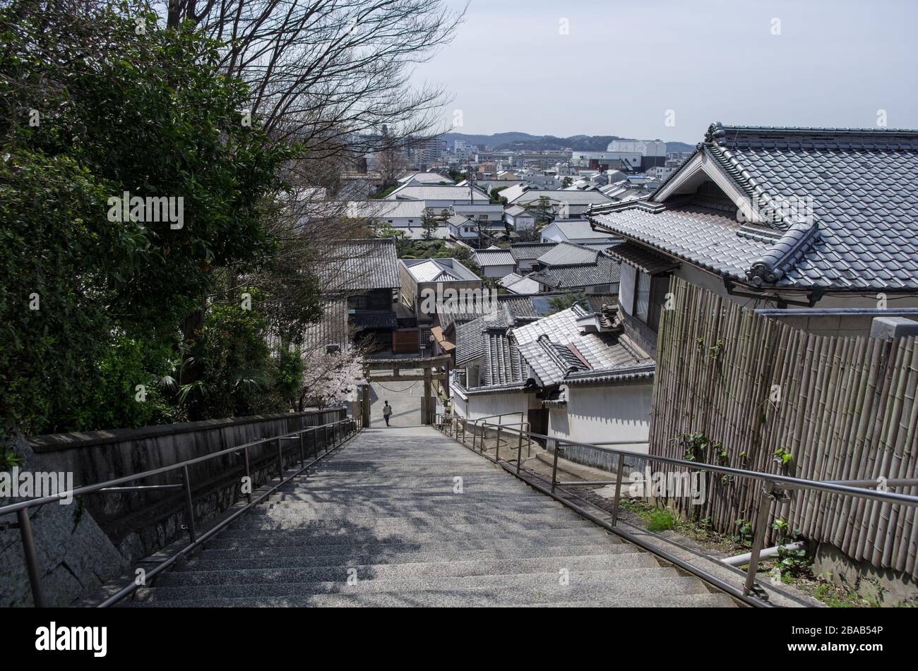 Blick vom Achi-Schrein auf den historischen Quater Kurashiki Bikan, Kurashiki City, Präfektur Okayama, Japan Stockfoto