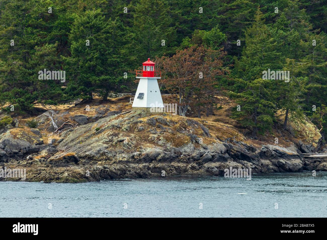 Portlock Point Lighthouse auf Prevost Island auf Gulf Islands, Port Washington, BC, Kanada. Stockfoto