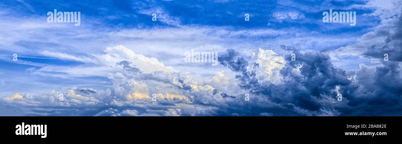 Wolkenlandschaft mit Sturmwolken, Baden-Württemberg, Deutschland Stockfoto