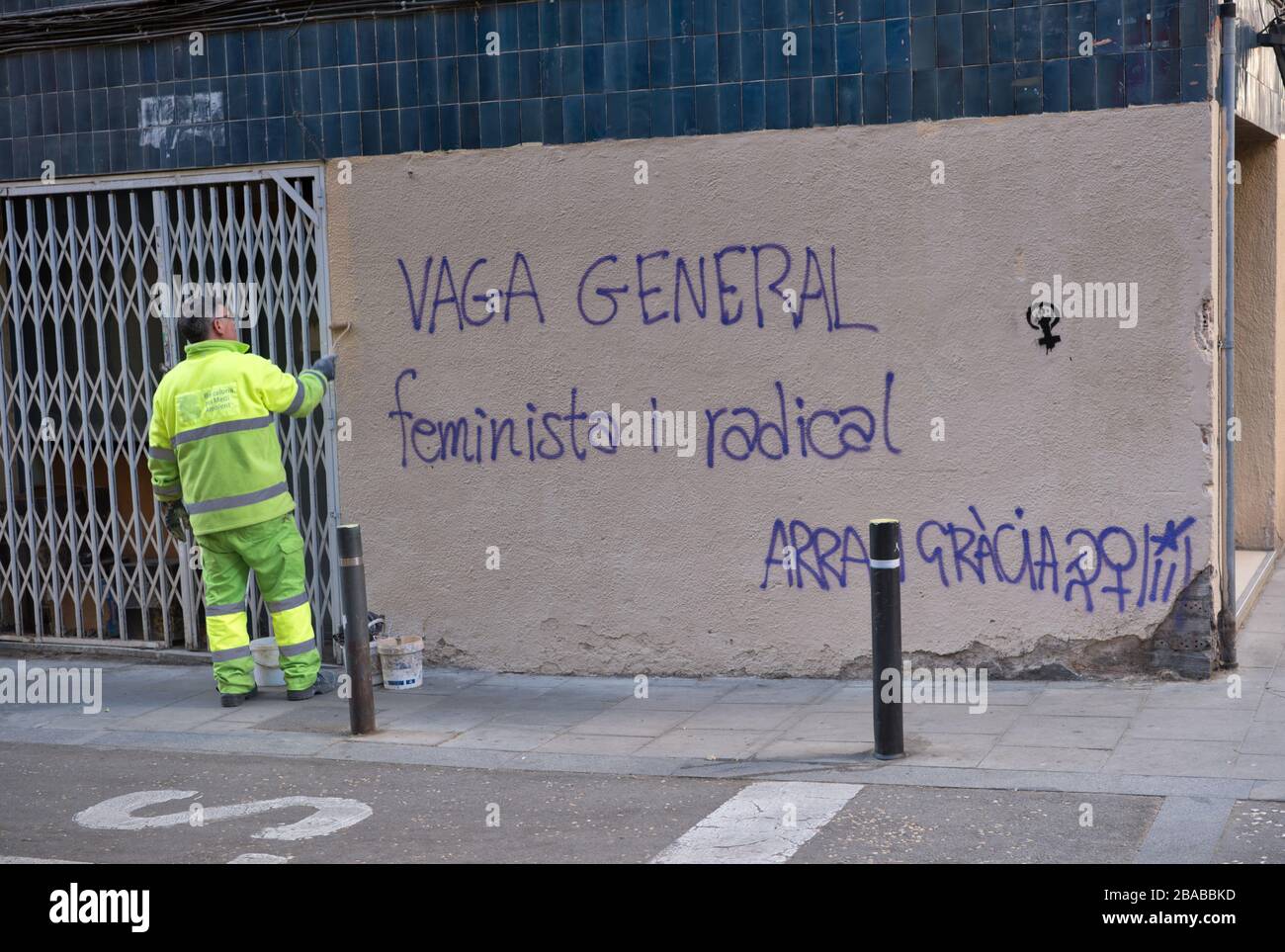 Feministinnen in Katalonien und Spanien stehen auf dem Internationalen Frauentag im März Stockfoto