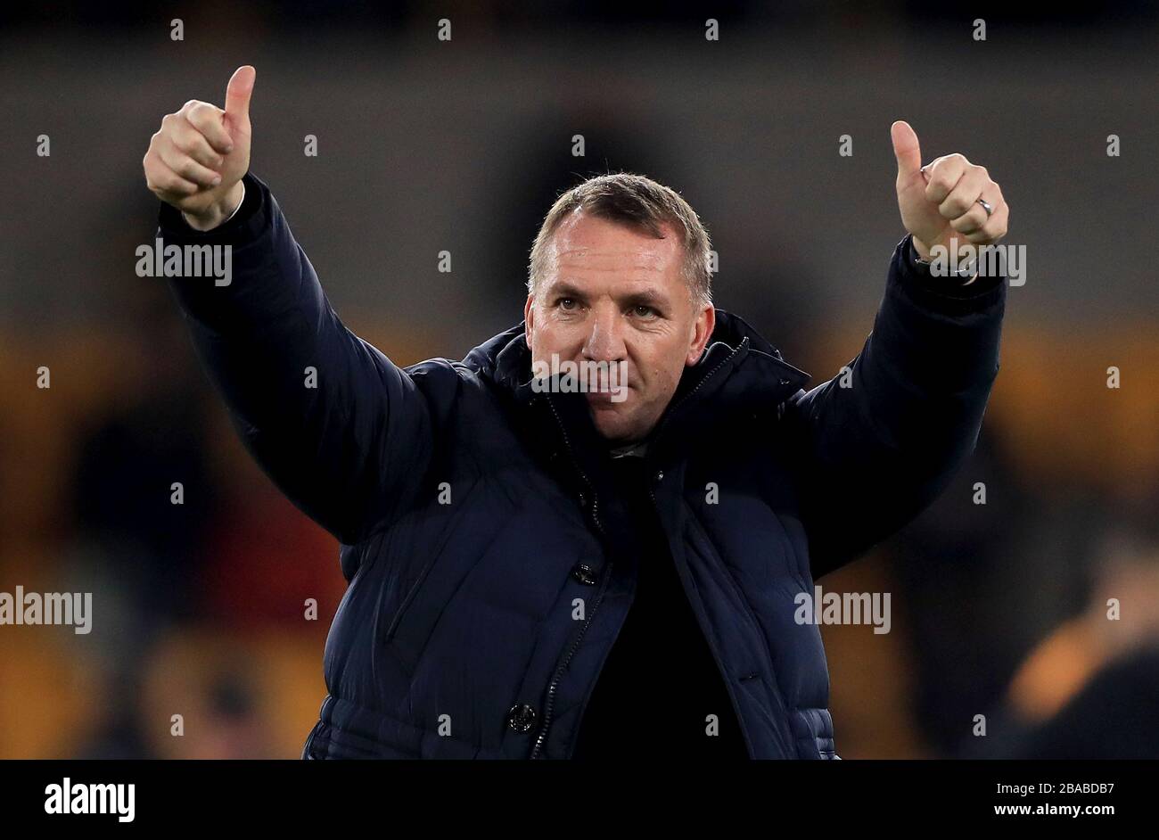 Leicester City Manager Brendan Rodgers gibt nach dem Abpfiff die Daumen nach oben Stockfoto